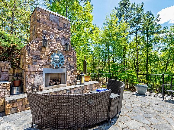 Outdoor Kitchen