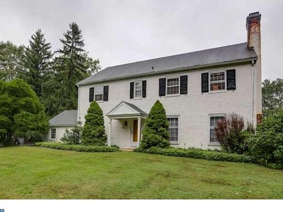 2nd image of 4 Salisbury Ln