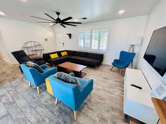 3rd image of 61602 La Jolla Dr