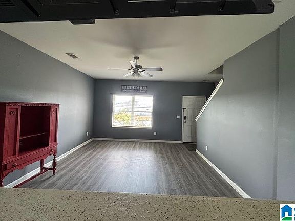 3rd image of 271 Woodland Trl