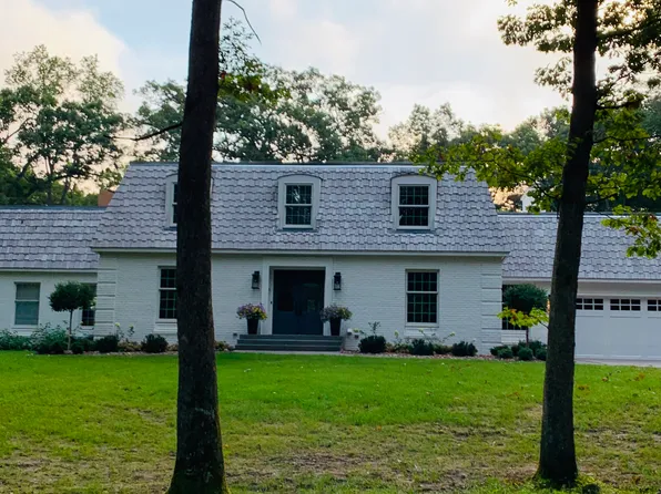 10055 Ideal Ave N, White Bear Lake, MN 55115