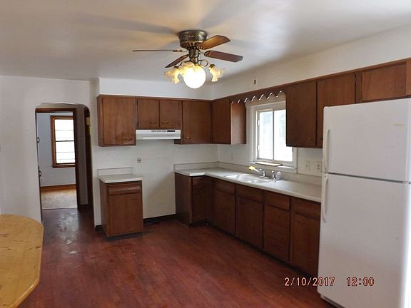 3rd image of 1013 W Hosmer St
