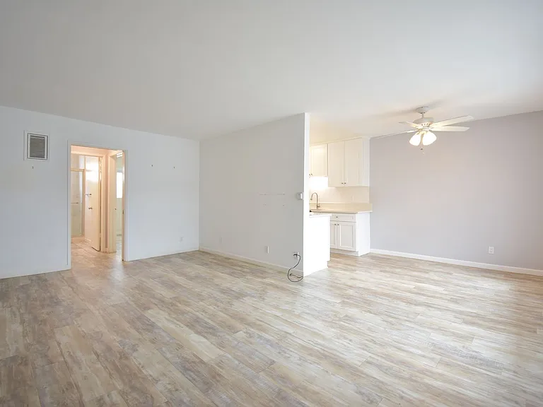 10920 National Blvd — Photo 16