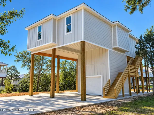 4107 20th Ave, Bay Saint Louis, MS 39520