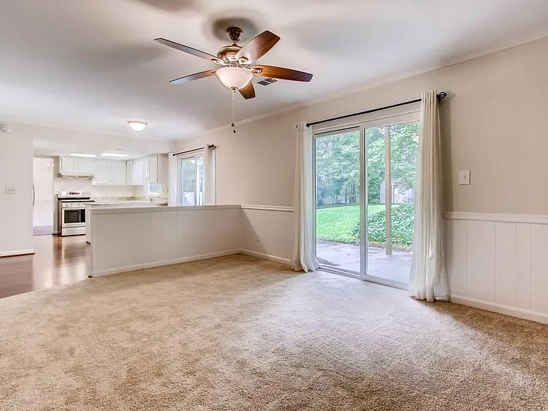 4371 Heritage Glen Ct — Photo 11