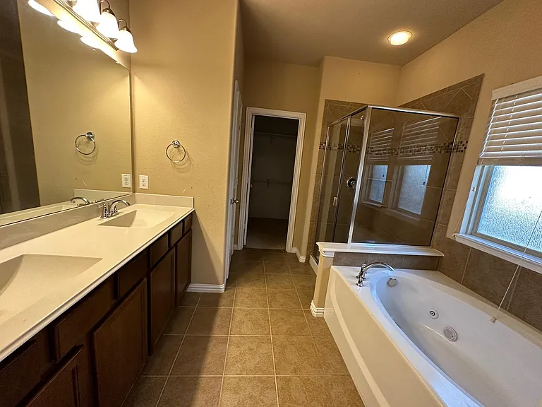 3428 Canyon Lake Dr — Photo 15