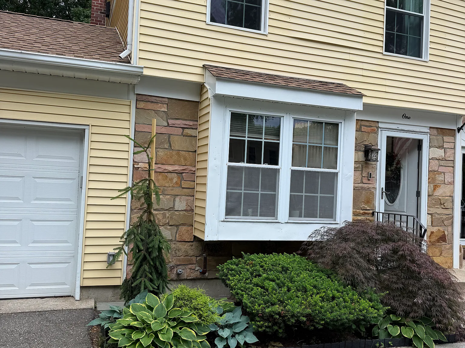 Thornton Cmns, Yaphank — Photo 1