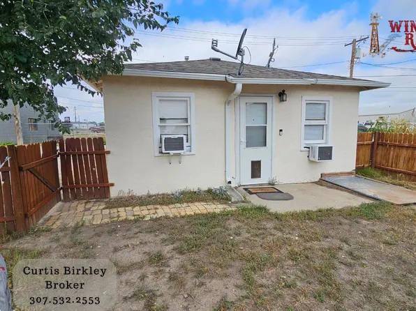 1826 E B St, Torrington, WY 82240