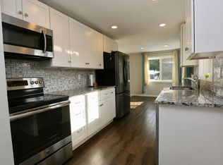 5233 19th Ave SW, Seattle, WA 98106