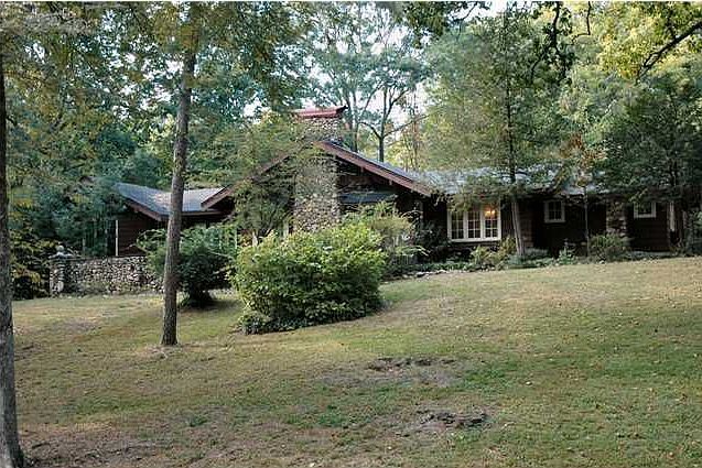 501 Valley Road