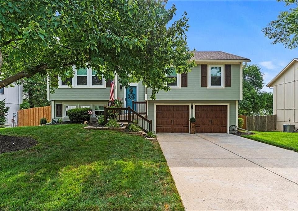1st image of 125 SE Topaz Dr
