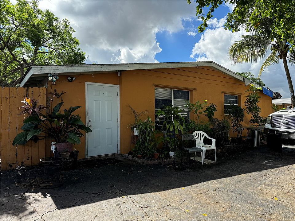 1st image of 3900 SW 59th Avenue