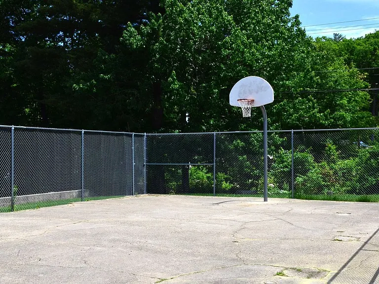 134 Mammoth Rd #21 — Photo 17