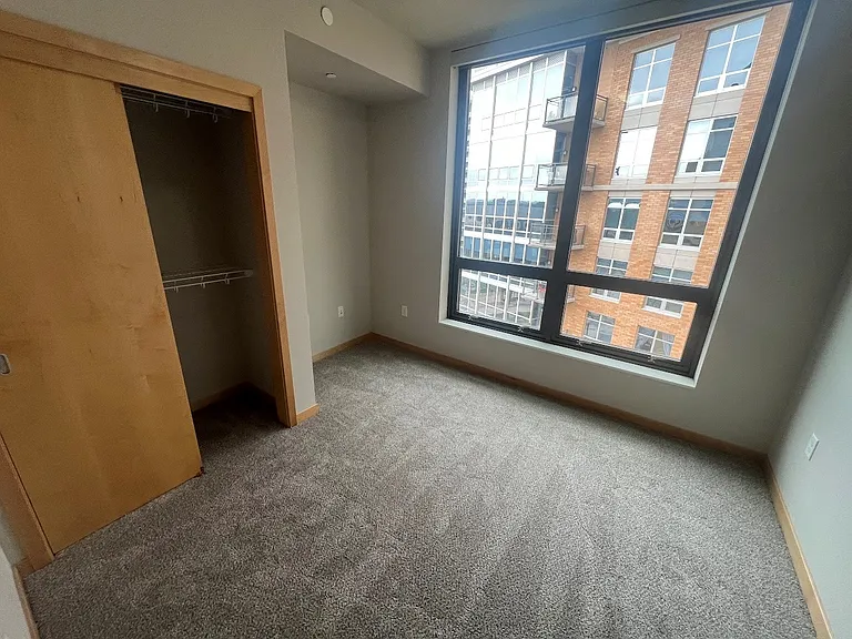 Venture Luxury High Rise — Photo 128