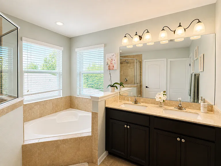 627 Drysdale Dr — Photo 8