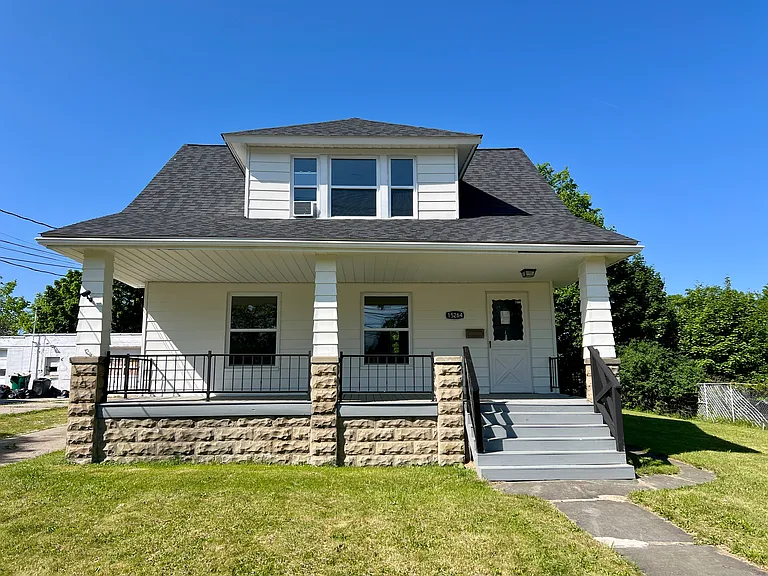 15264 Broadway Ave — Photo 1