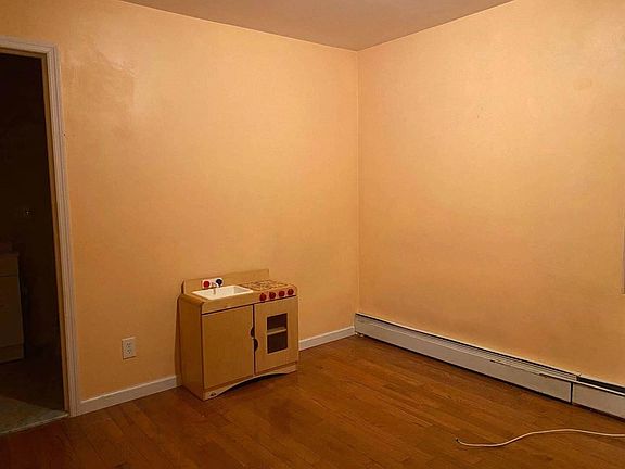 5th image of 112-22 38th Ave Floor 2