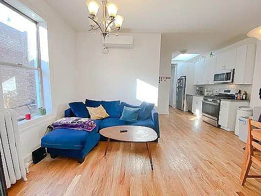 3rd image of 92 Bainbridge St #2