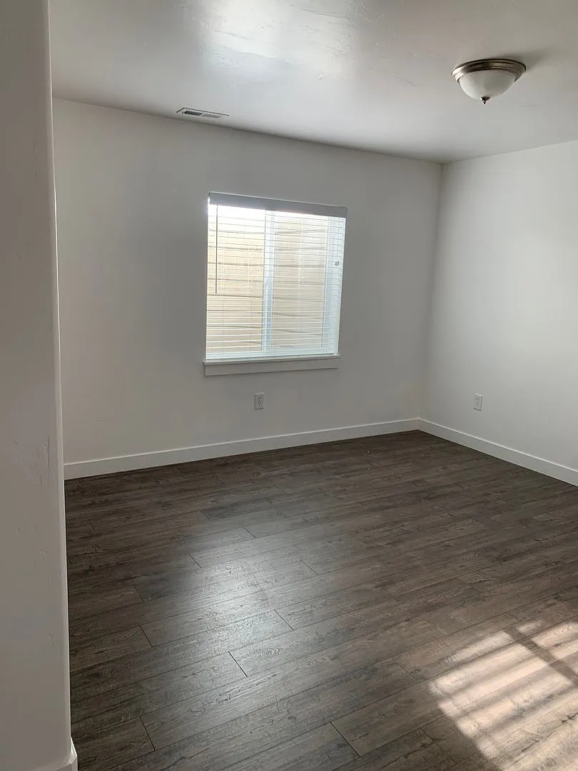 For Rent: 2 Bed / 1 Bath Basement Apartment Stansbury Park, UT — Photo 2