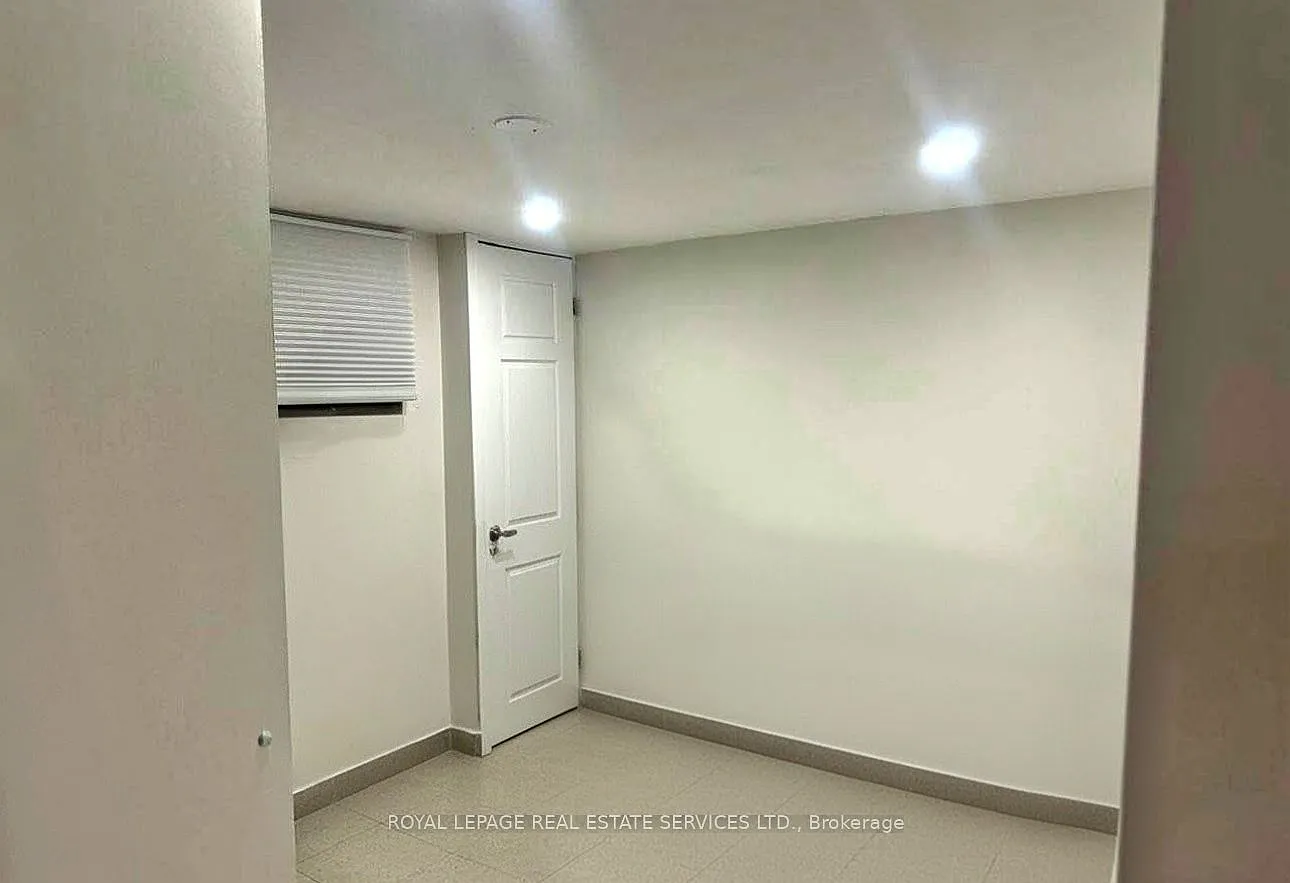 3 bed, $1,995 — Photo 1