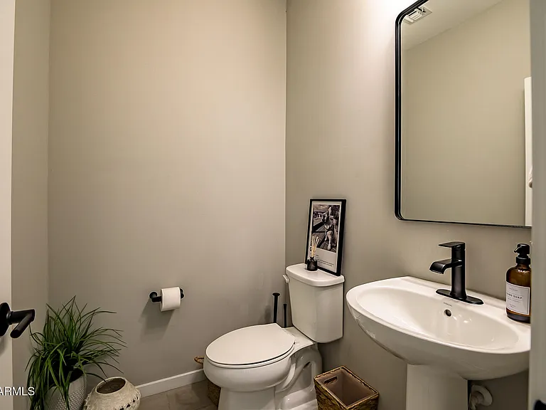 9022 W San Miguel Ave — Photo 12