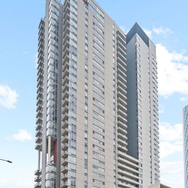 1st image of 737 W Washington Blvd APT 1902