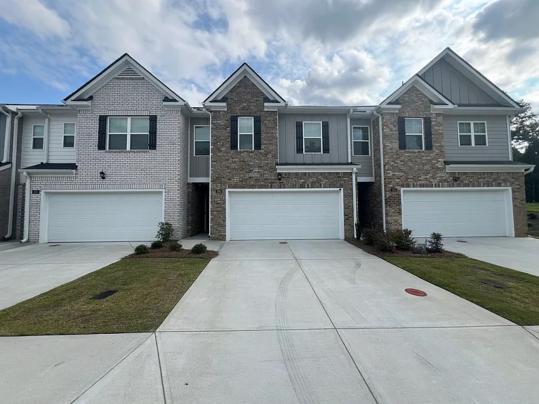 295 Silver Moon Dr — Photo 3