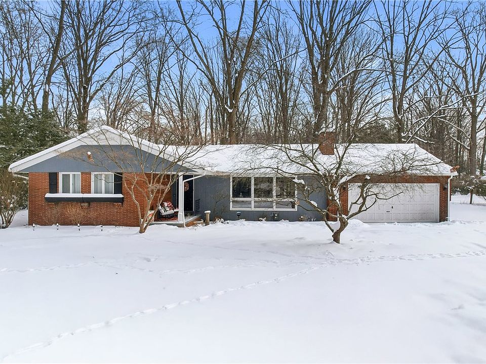 1st image of 679 Dogwood Ln