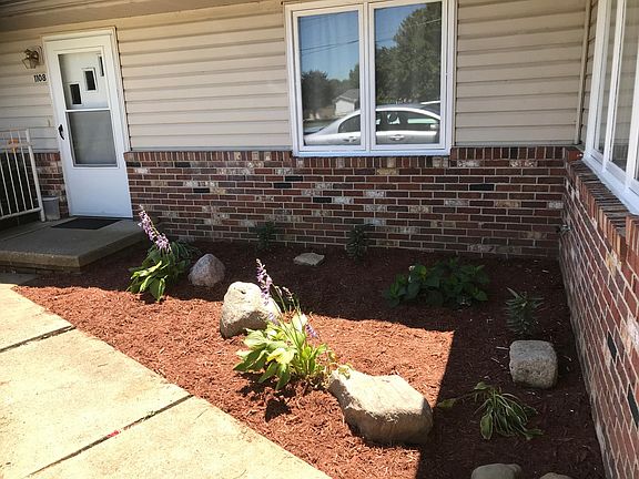 Groomed floral beds