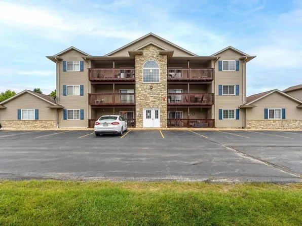 109 E Price St Unit 203, Eldridge, IA 52748
