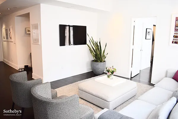 Rented by Sotheby's International Realty | media 28