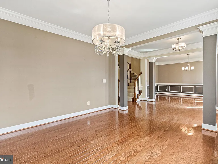 4561 Rona Pl — Photo 12