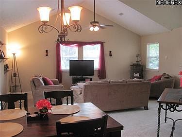 5th image of 3226 Greentree Cir