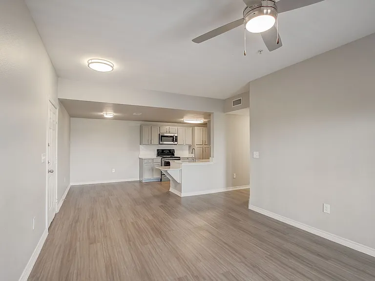 Oasis at Plum Creek Apartments — Photo 41