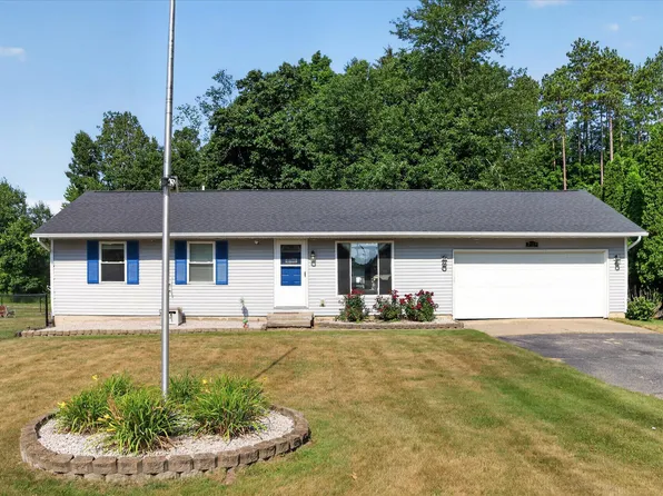 7489 Tiffany Ave NE, Rockford, MI 49341