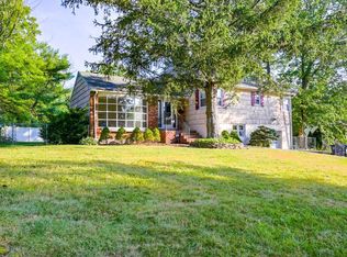 10 Barnwell Dr, White Plains, NY 10607