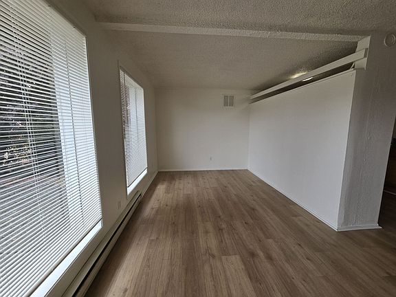 5th image of 130 NW Rose St #1