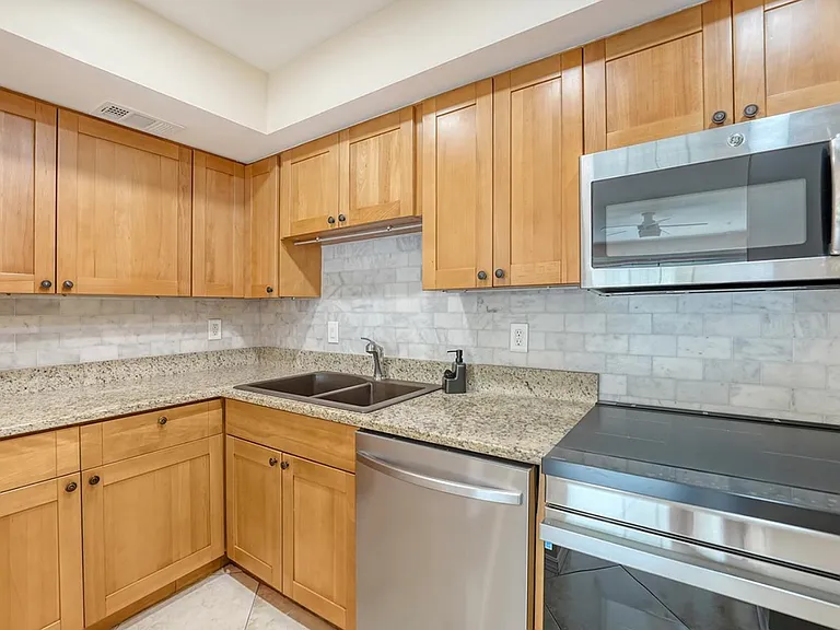 631 N Orange Ave #208 — Photo 10