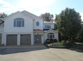 303 Chateau Dr, Aliquippa, PA 15001