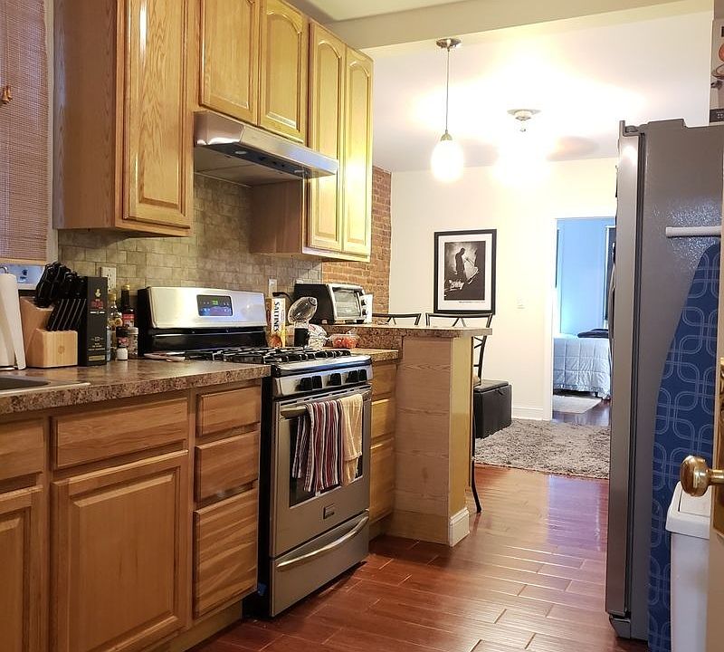 1st image of 3018 44th St #2R
