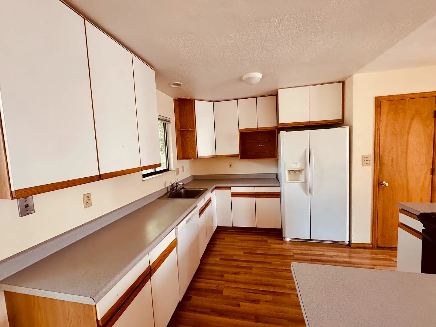 3 bed, 1200 sqft, $2,600 — Photo 2