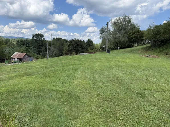 2814 Lime Kiln Rd, Fries, VA 24330