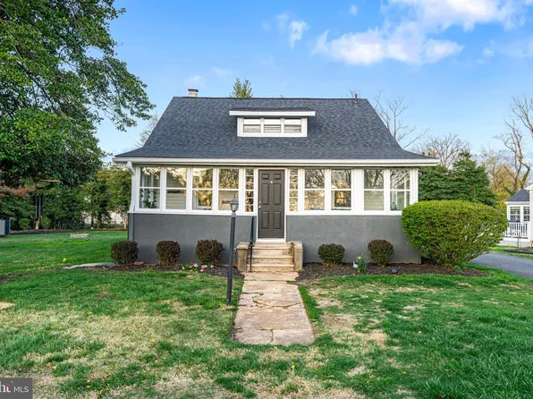 226 Sunnybrook Rd, Barrington, NJ 08007