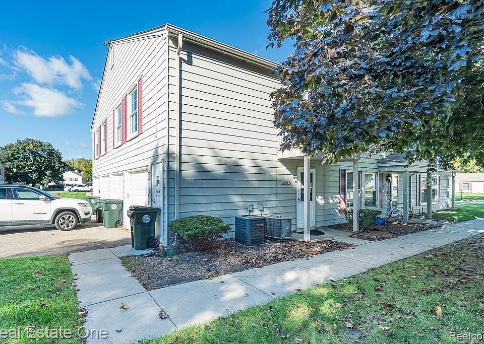 1st image of 2987 Maplewood Ct #D