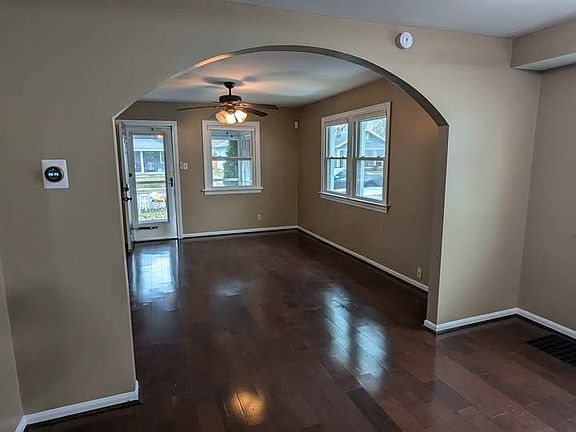 3rd image of 4932 N Caroline Ave