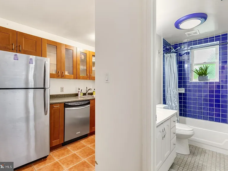 2208 Christian St #1 — Photo 12