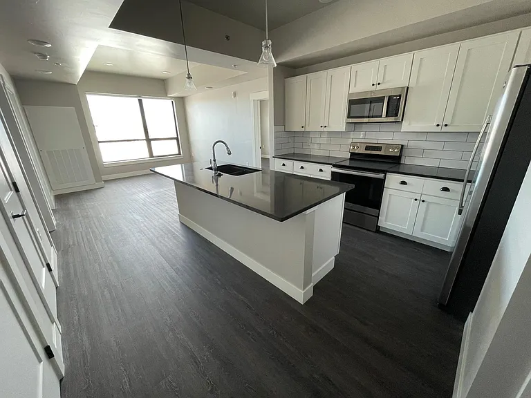 605 N 7th Ave #306 — Photo 3