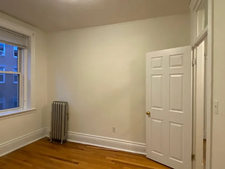 4 Camelot Ct #14 — Photo 11