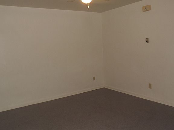 3rd image of 105 E Avenue B APT 10