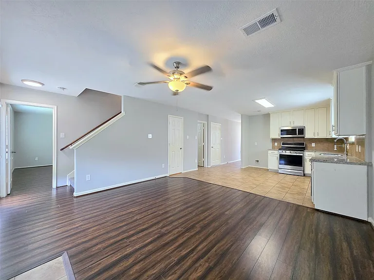 1423 Stone Bluff Dr — Photo 9